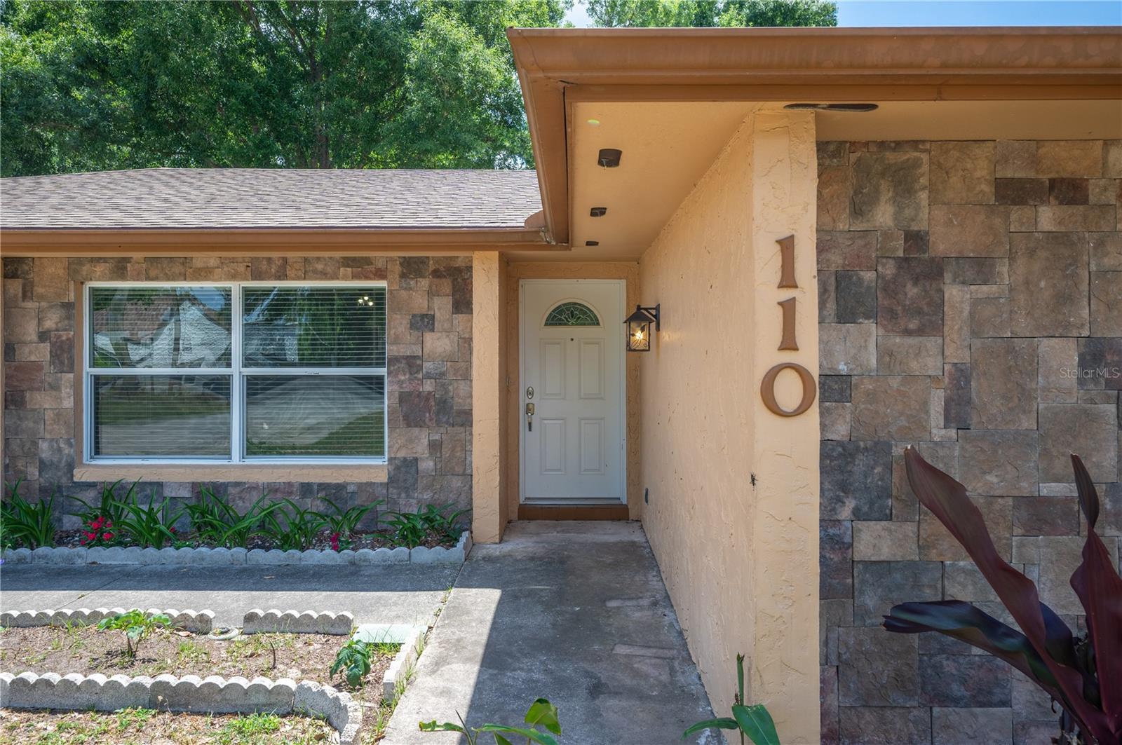 ELOISE WOODS LAKE MARIAM UNIT - Residential
