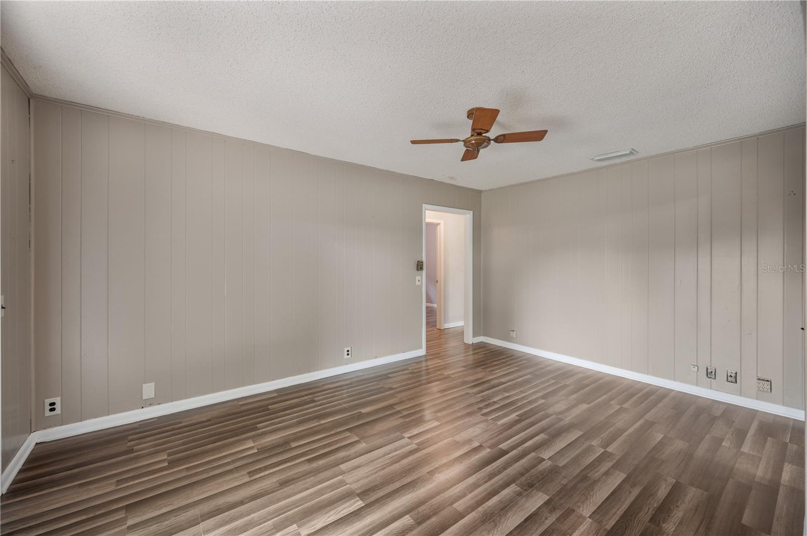 ELOISE WOODS LAKE MARIAM UNIT - Residential
