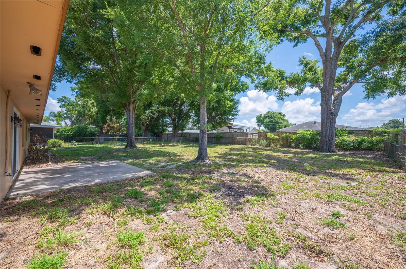 ELOISE WOODS LAKE MARIAM UNIT - Residential