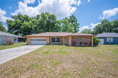 Photo of 110 Broward Drive, Winter Haven, FL 33884 (MLS # P4938598)