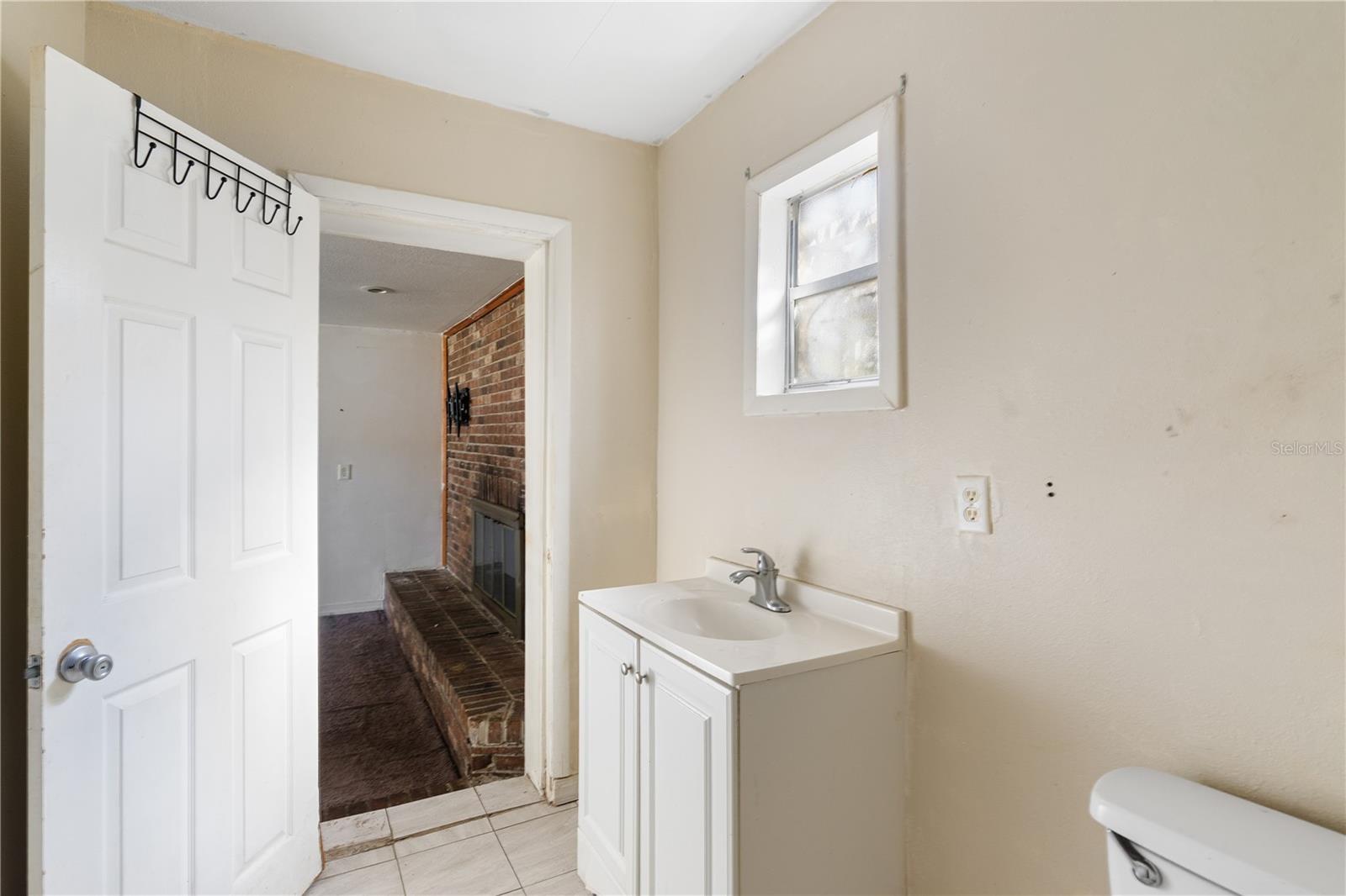 HUTCHINSONS - Residential