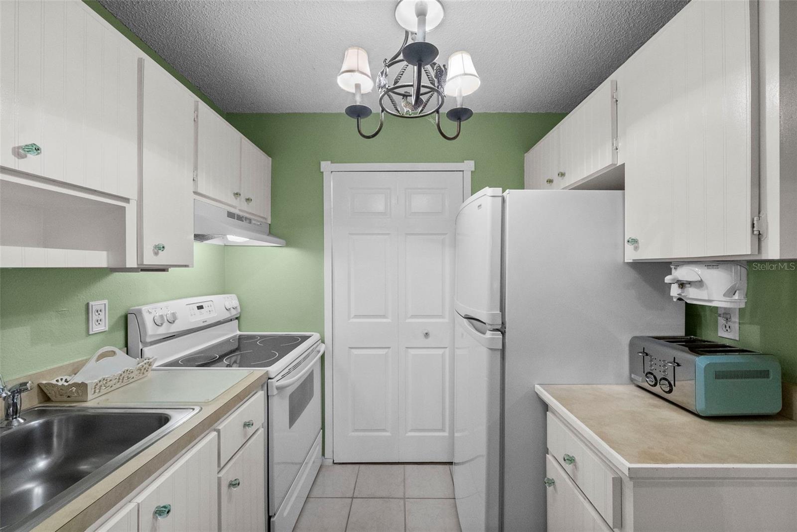 FOX CHASE WEST CONDO - Residential