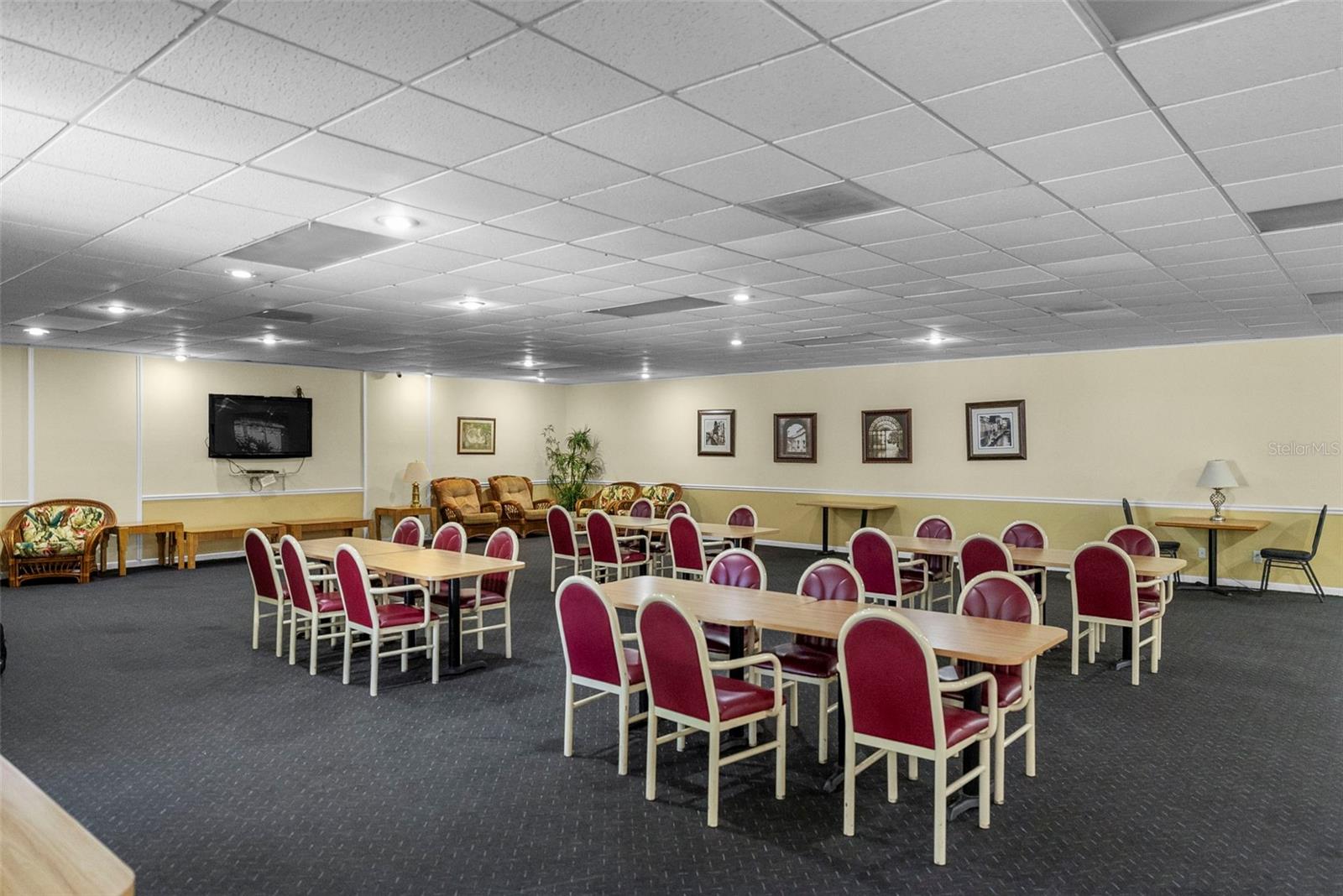 FOX CHASE WEST CONDO - Residential