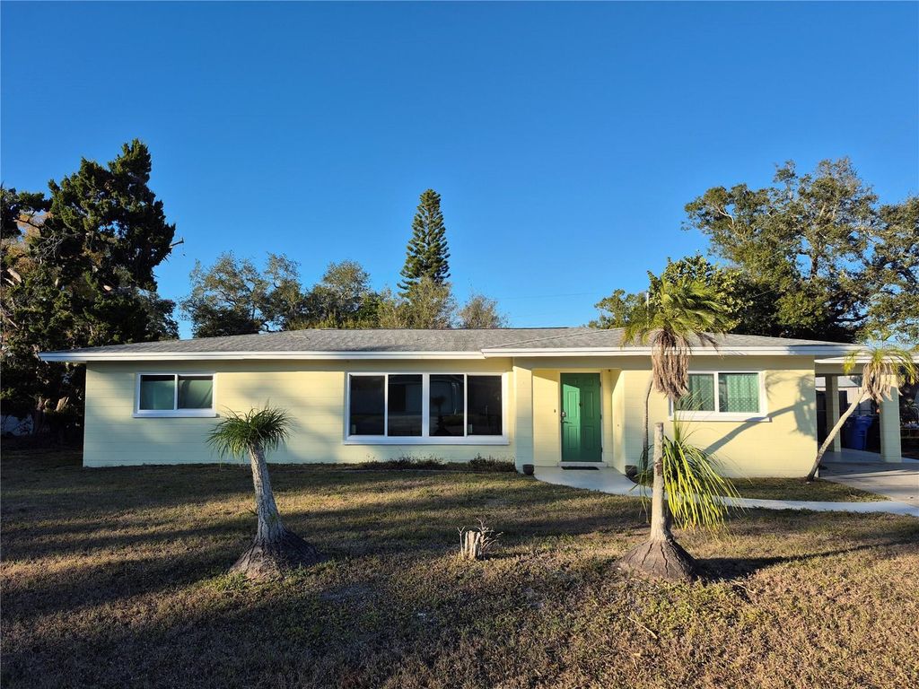 Photo of 1210 Laurel Avenue, Venice, FL 34285 (MLS # N6142479)
