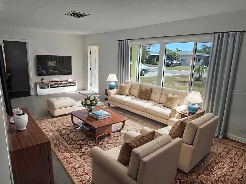 Photo of 1210 Laurel Avenue, Venice, FL 34285 (MLS # N6142479)