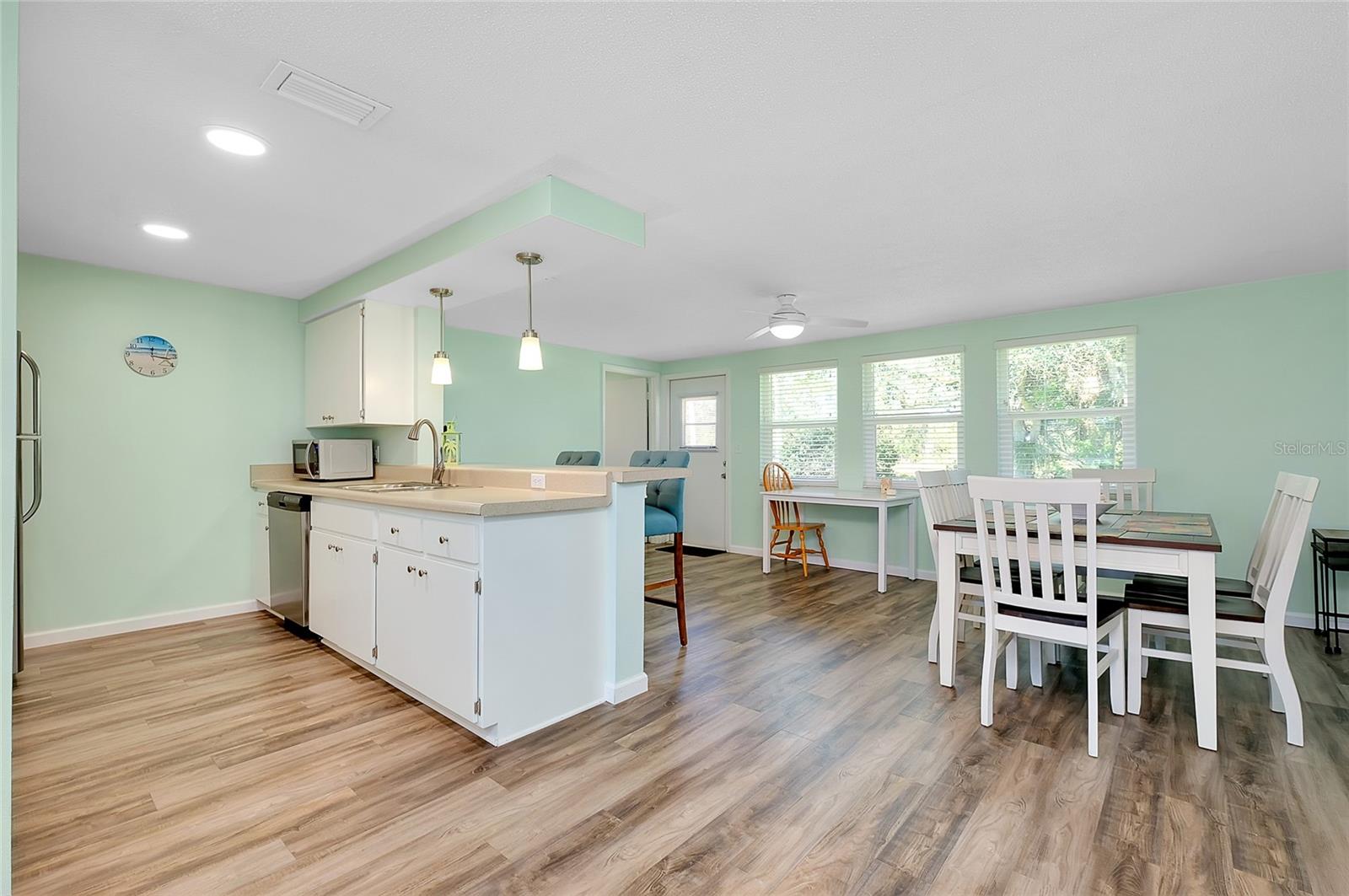CIRCLE WOODS OF VENICE 2 - Residential