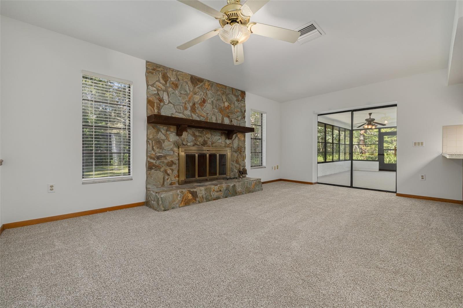 SPRING HILL - Residential