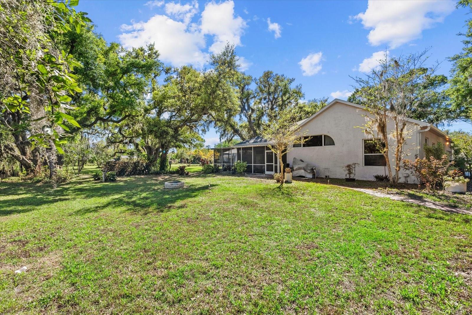 TAMIAMI FARMS - Residential