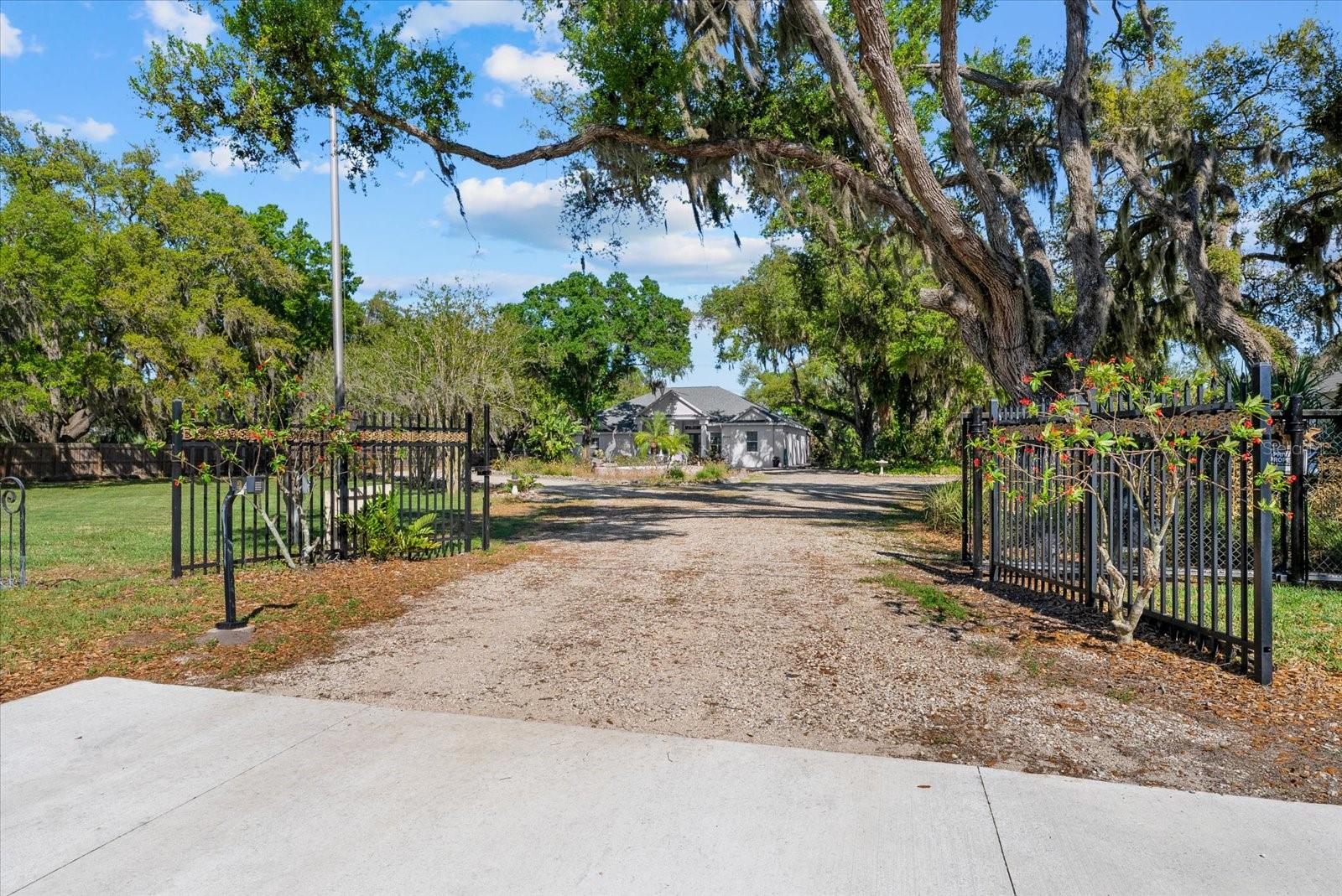 TAMIAMI FARMS - Residential