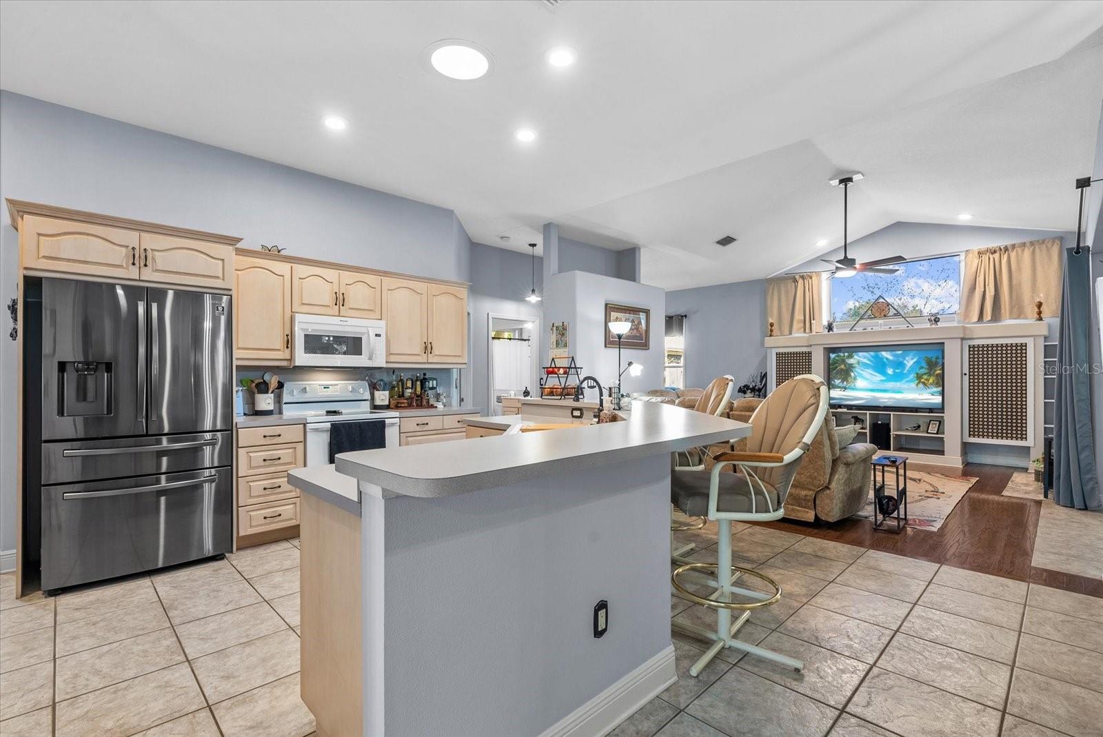 TAMIAMI FARMS - Residential