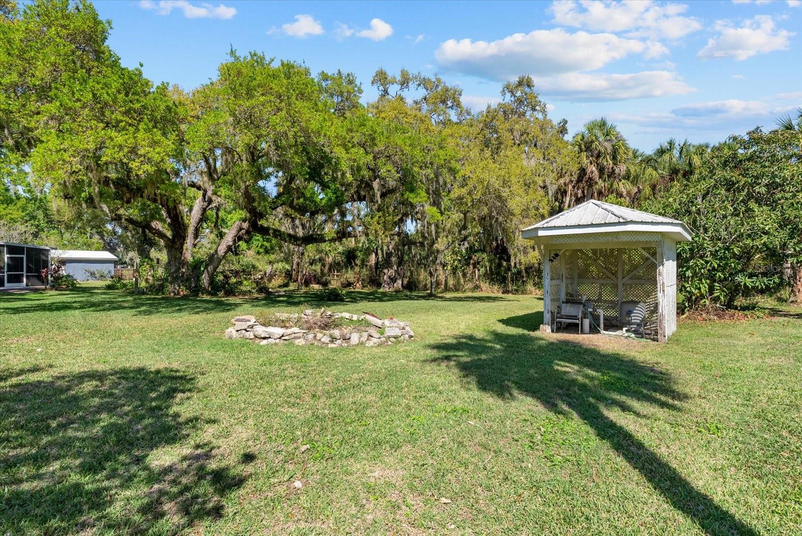 TAMIAMI FARMS - Residential