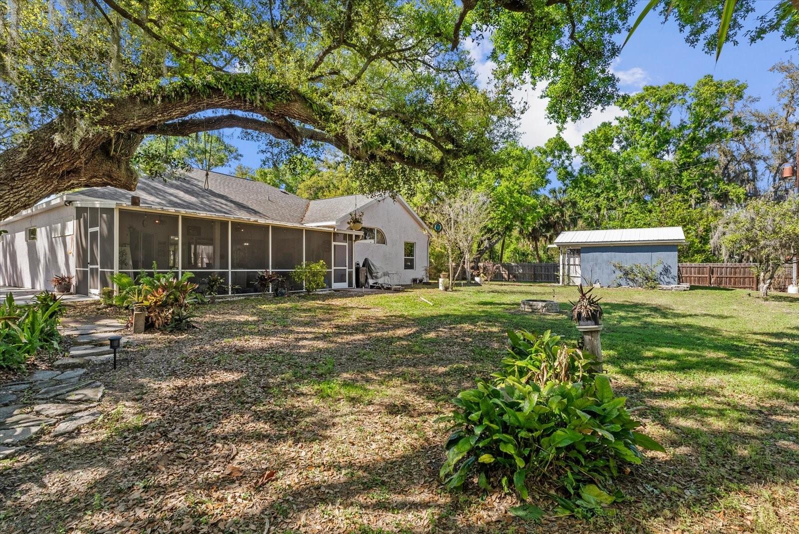 TAMIAMI FARMS - Residential