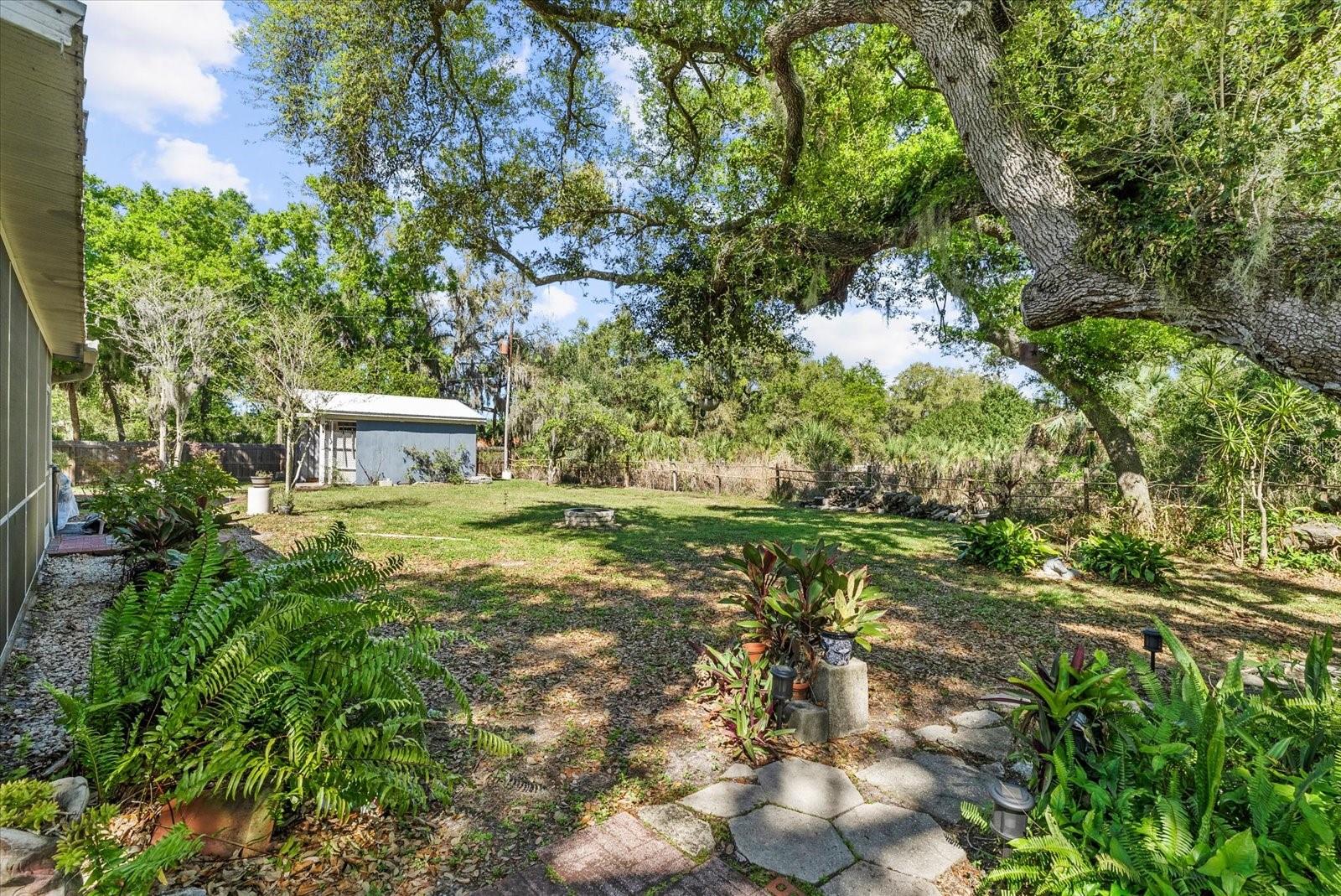 TAMIAMI FARMS - Residential