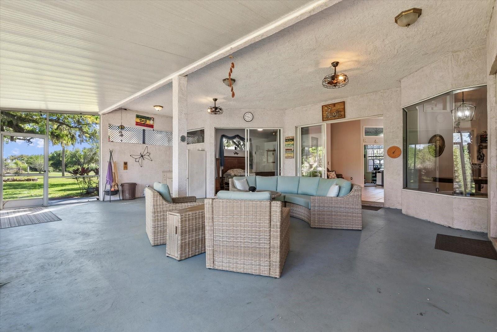 TAMIAMI FARMS - Residential