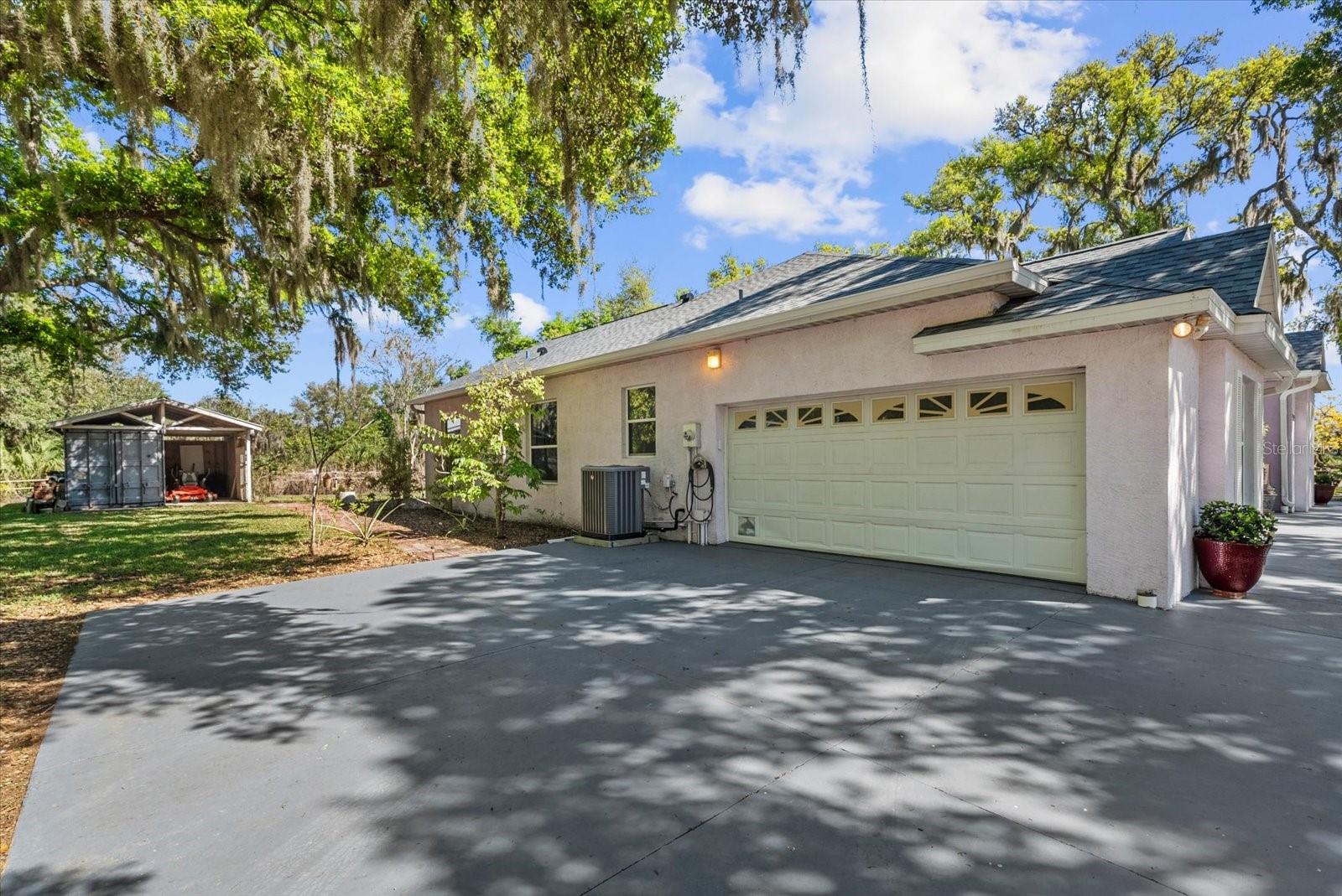 TAMIAMI FARMS - Residential