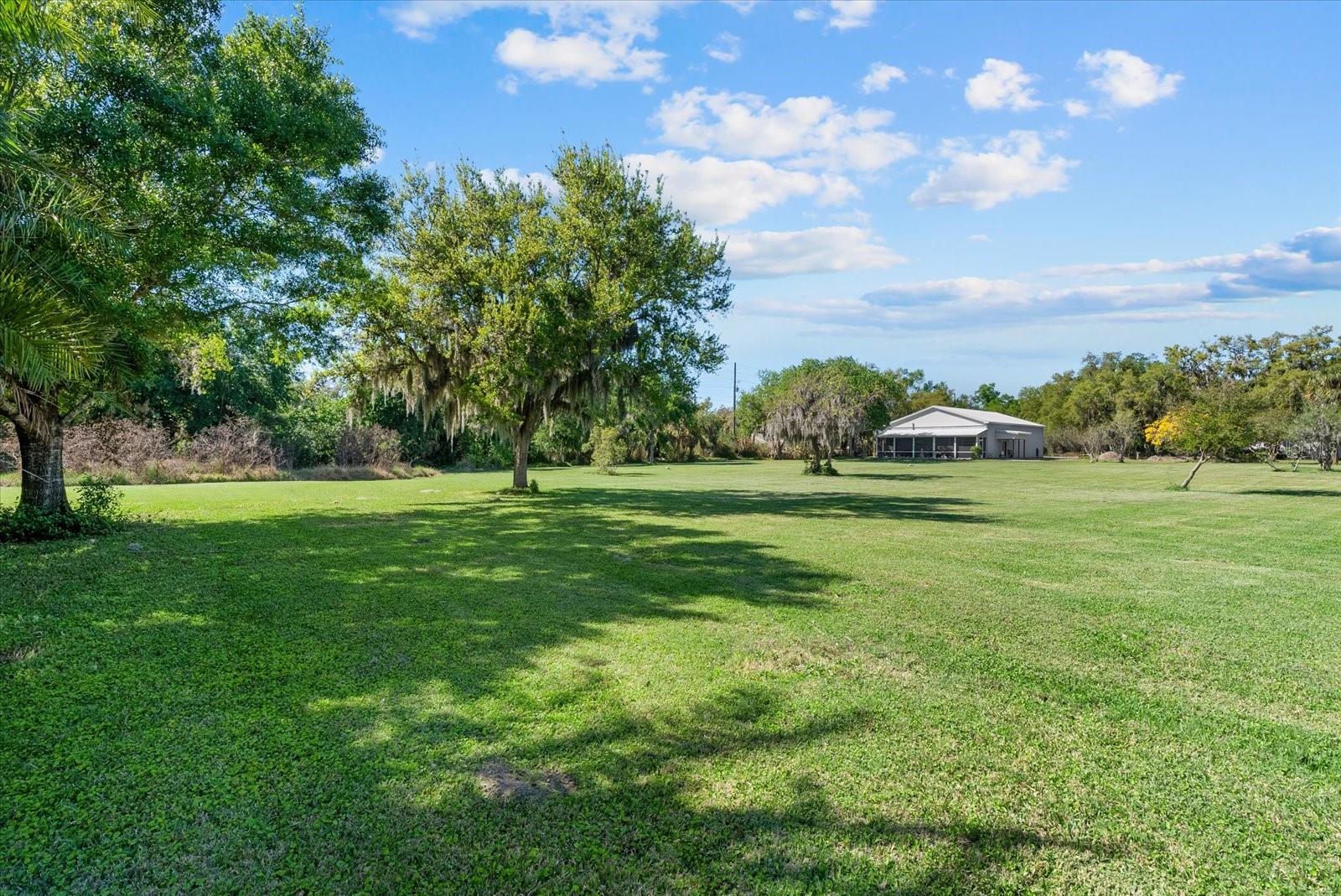 TAMIAMI FARMS - Residential