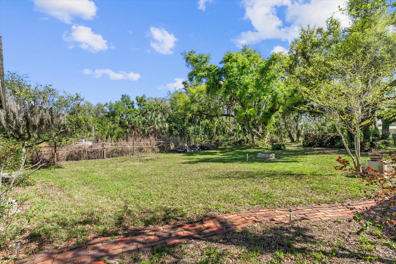 TAMIAMI FARMS - Residential