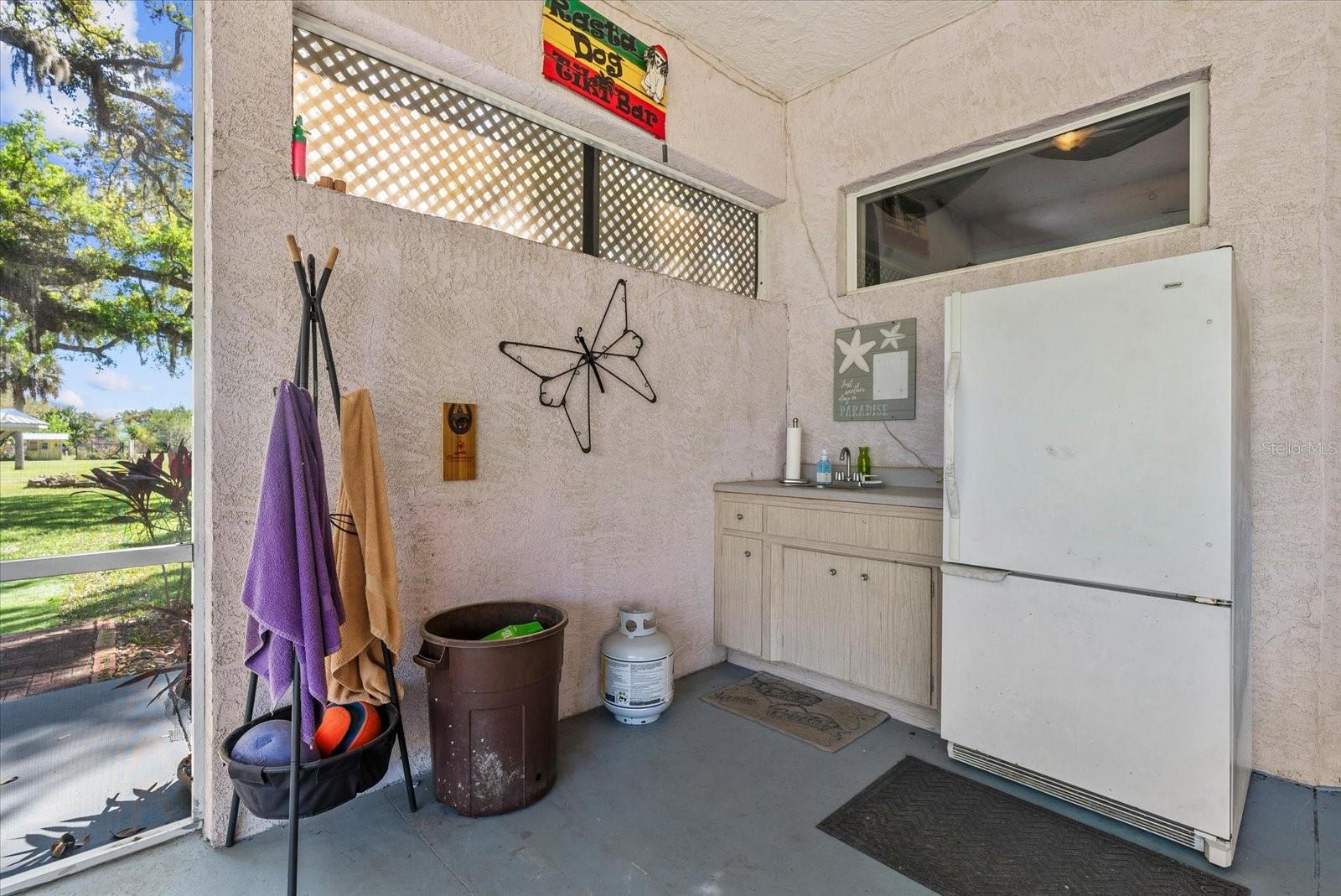 TAMIAMI FARMS - Residential