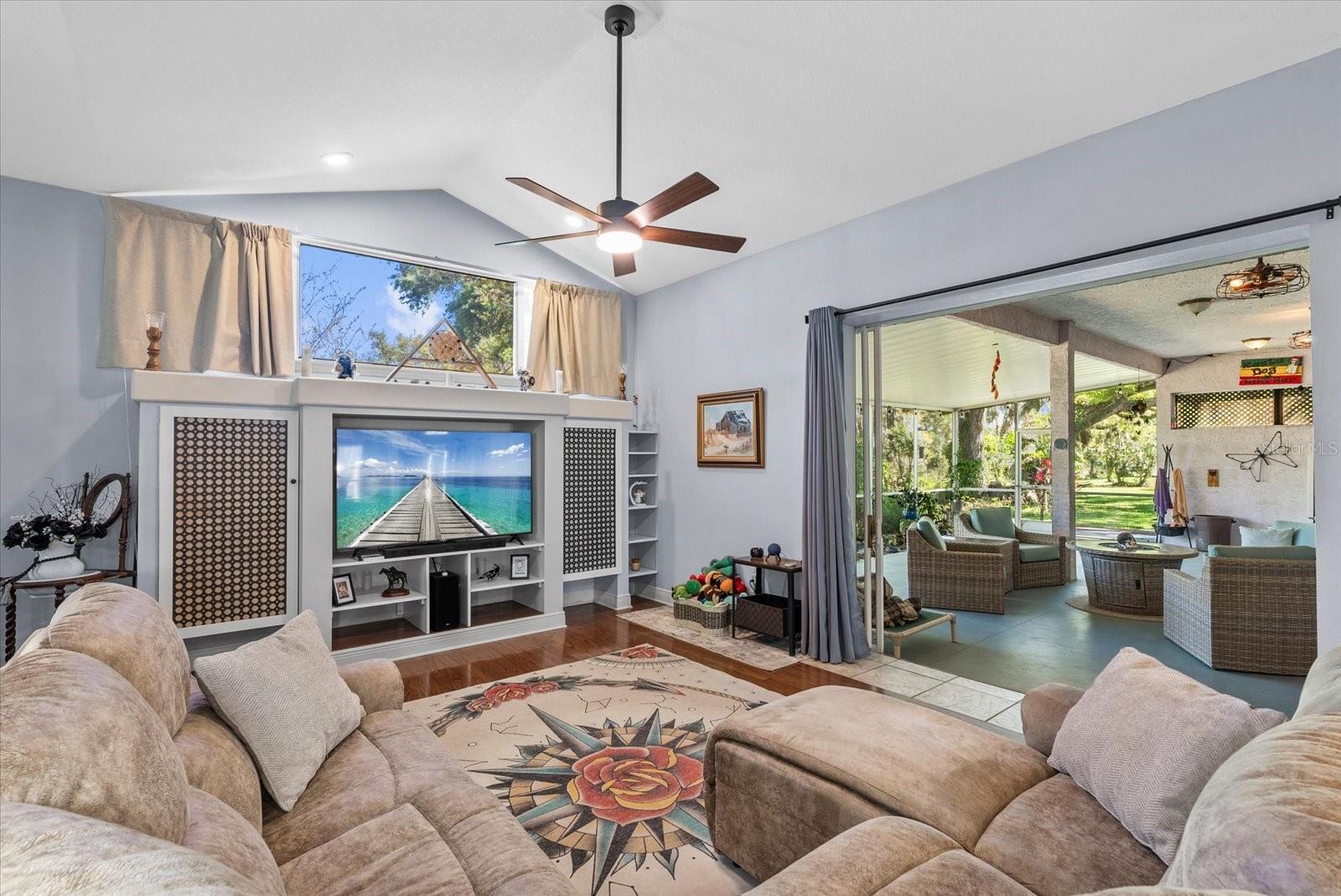 TAMIAMI FARMS - Residential