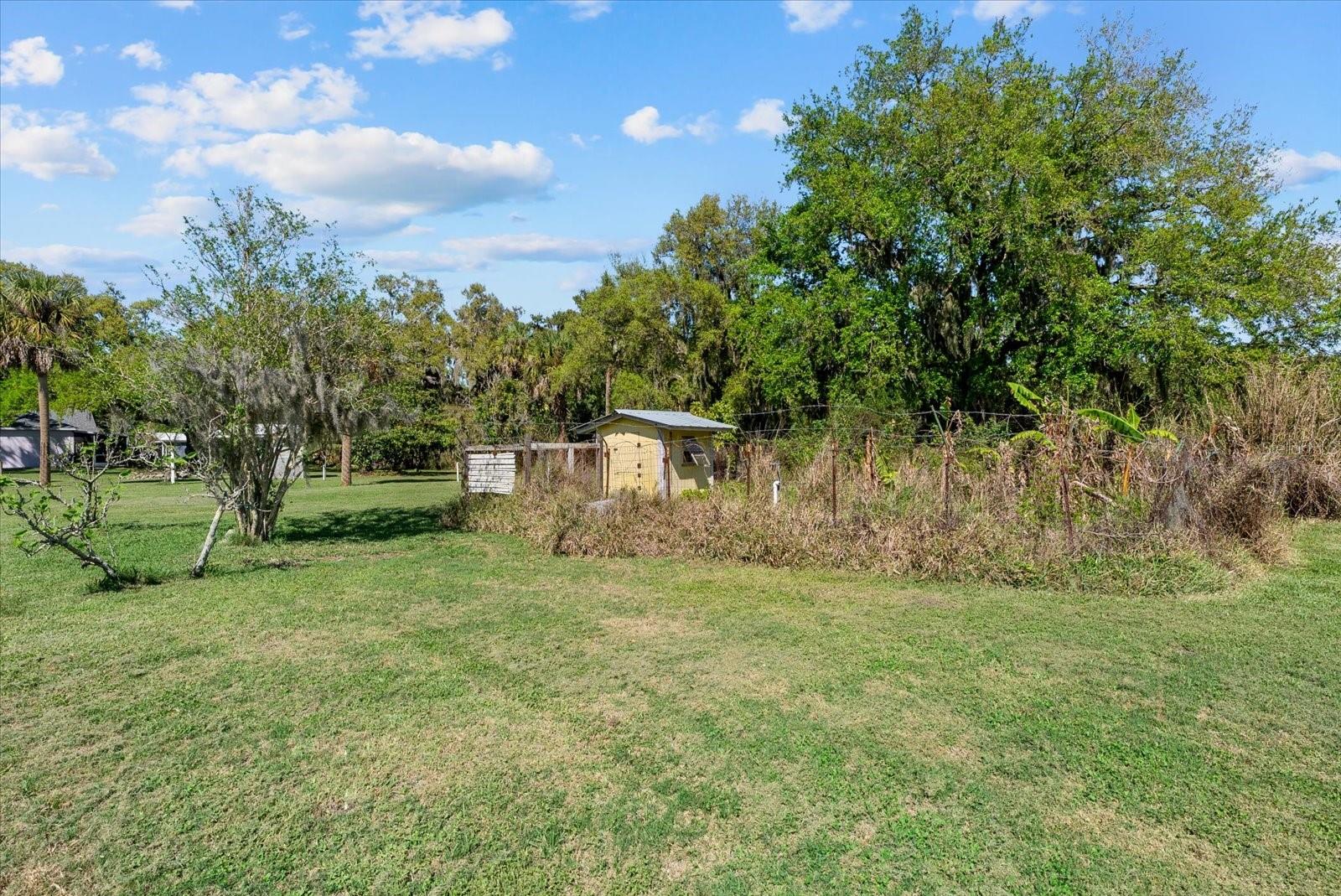 TAMIAMI FARMS - Residential