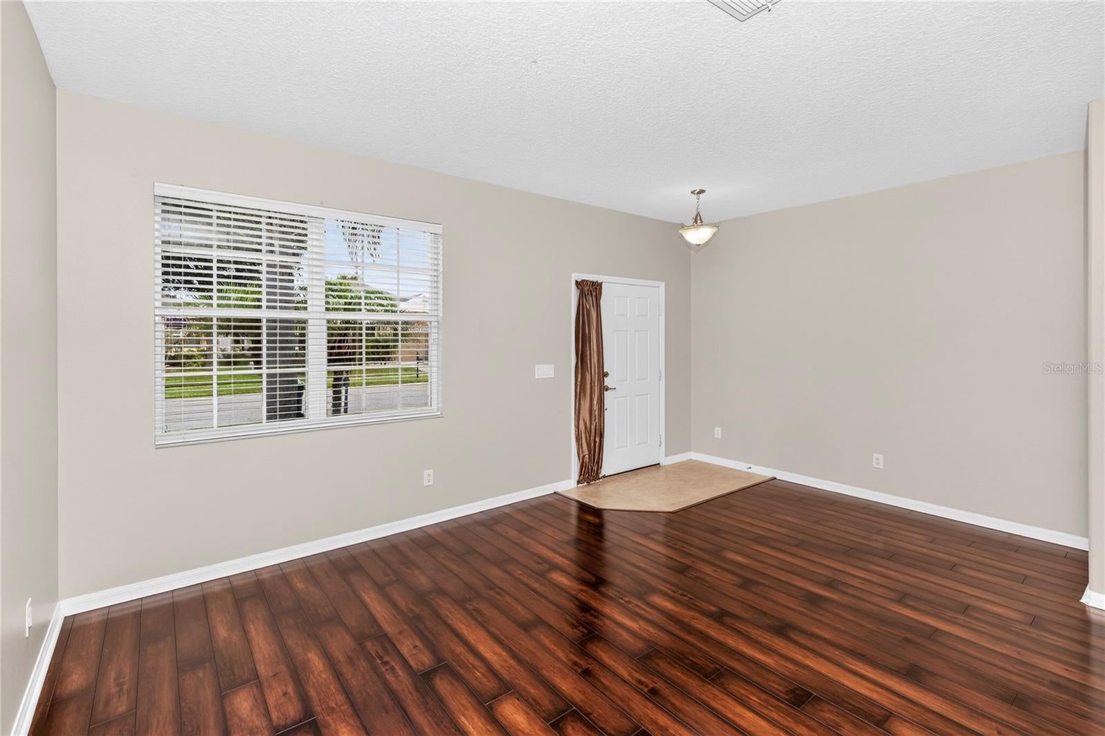 14249 QUEENSIDE STREET