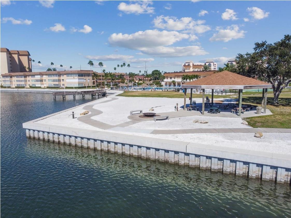 BAYWAY ISLES POINT BRITTANY FOUR - Residential