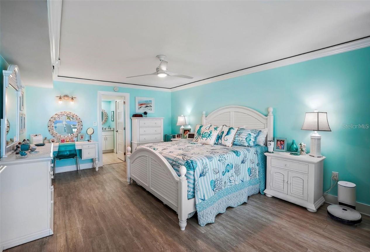 BAYWAY ISLES POINT BRITTANY FOUR - Residential