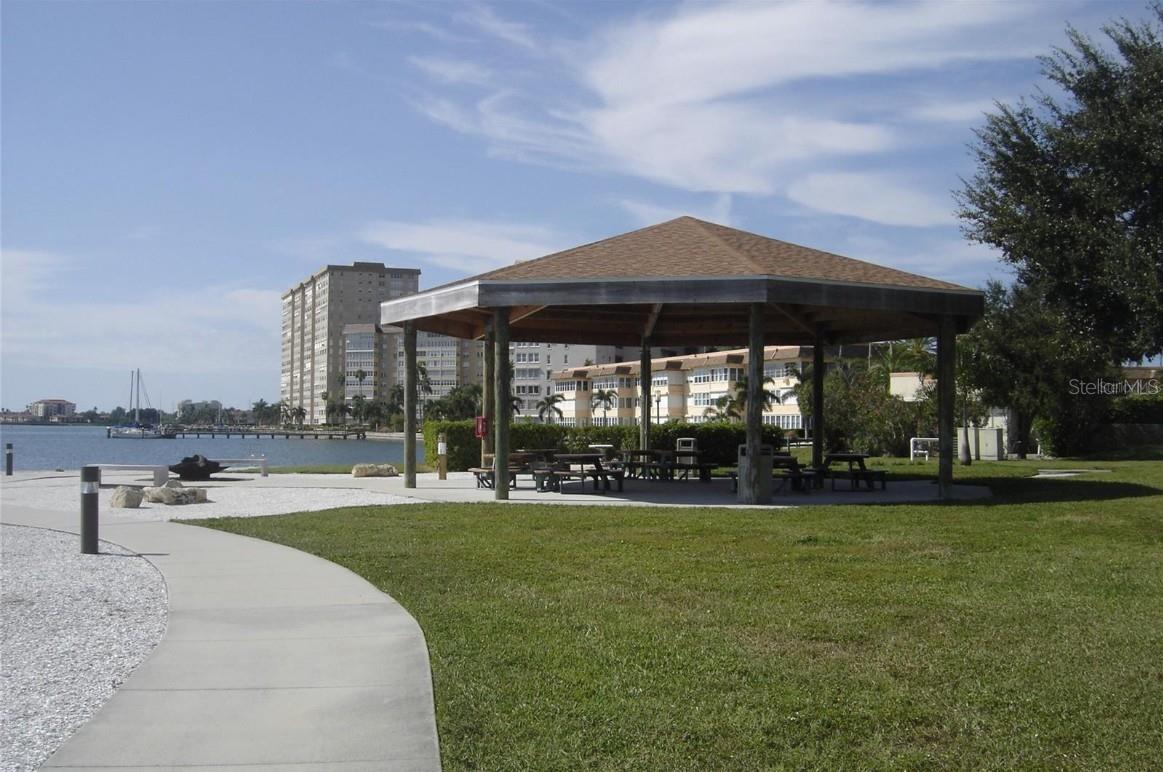 BAYWAY ISLES POINT BRITTANY FOUR - Residential