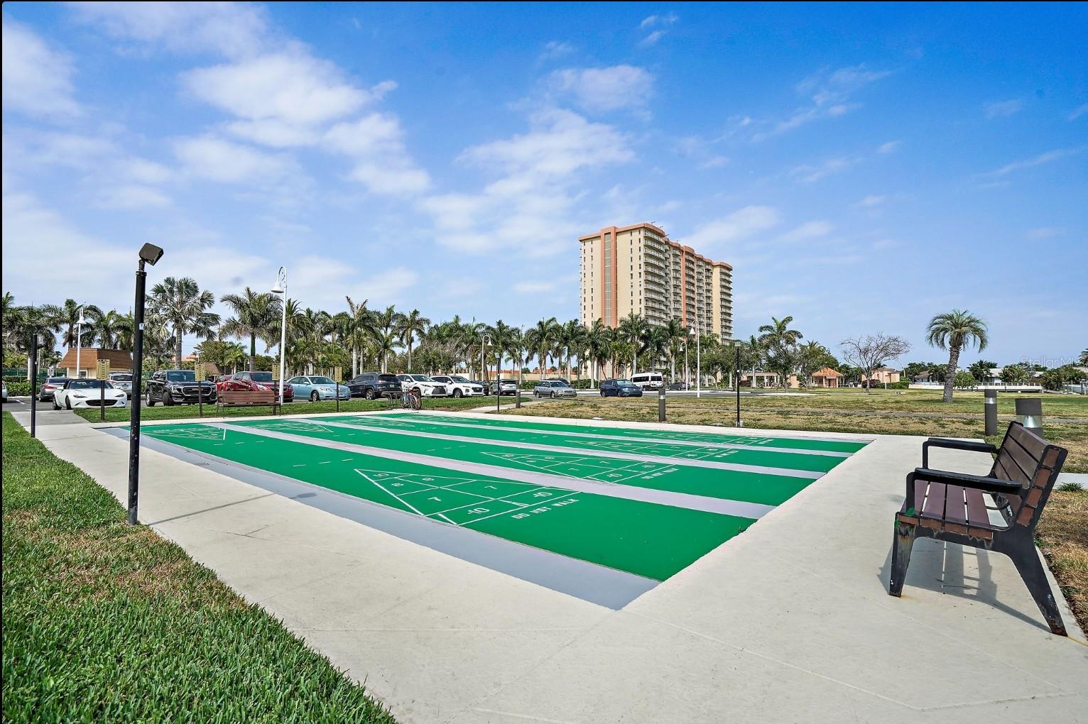 BAYWAY ISLES POINT BRITTANY FOUR - Residential