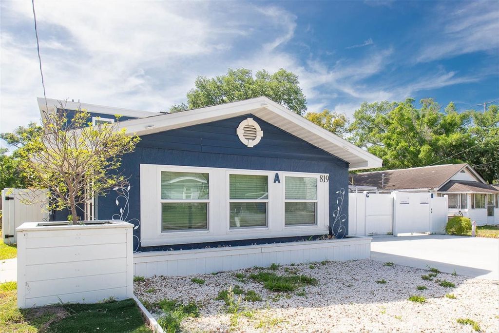 Photo of 819 10th Street SW, Largo, FL 33770 (MLS # TB8497554)