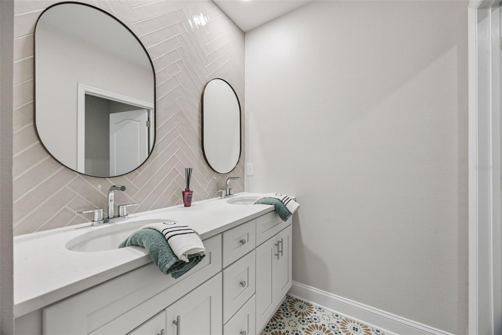 RIVERBEND AT CAMERON HEIGHTS PHASE 2 - Residential