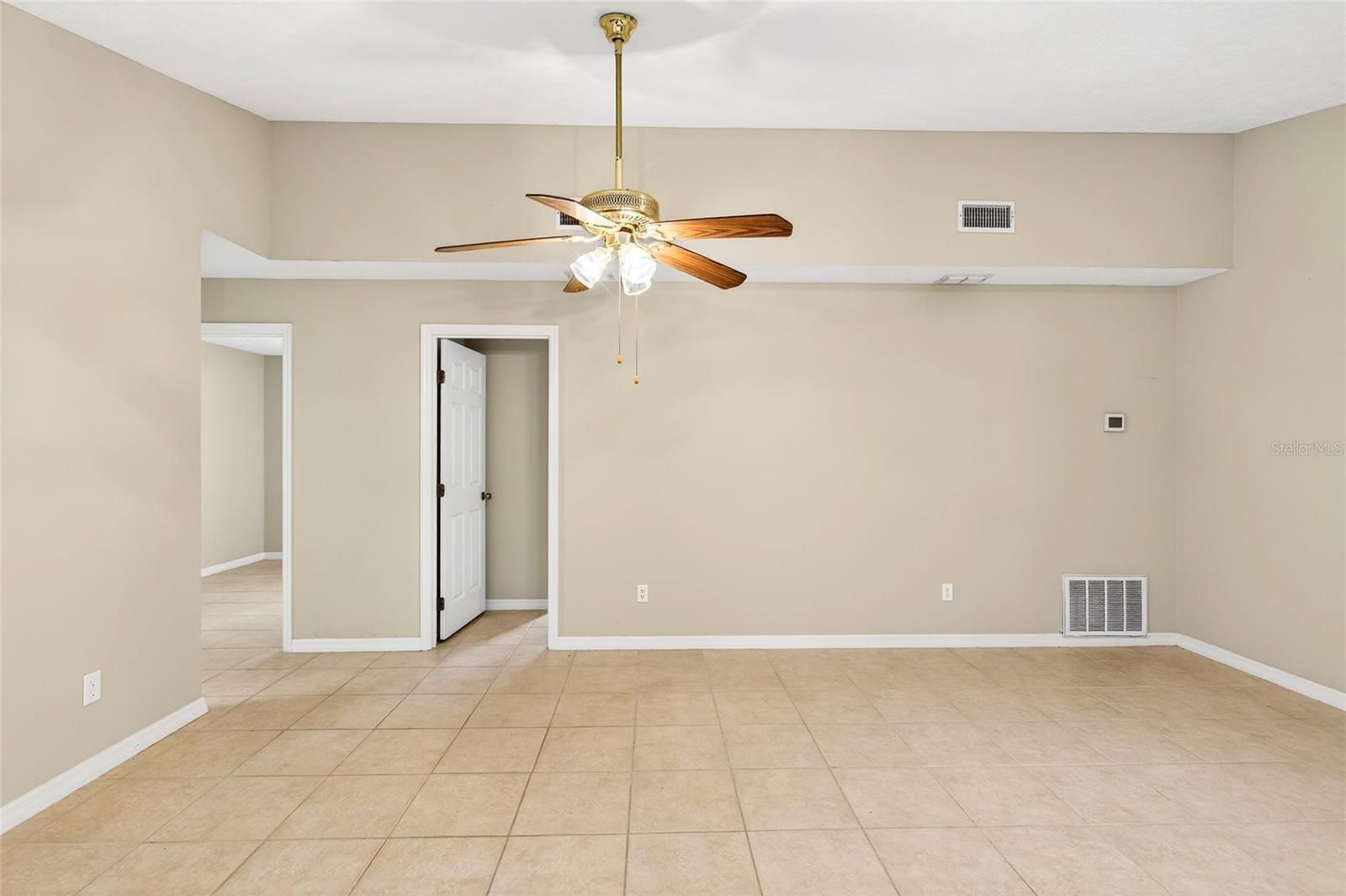 ROLLING HILLS UN 05 - Residential