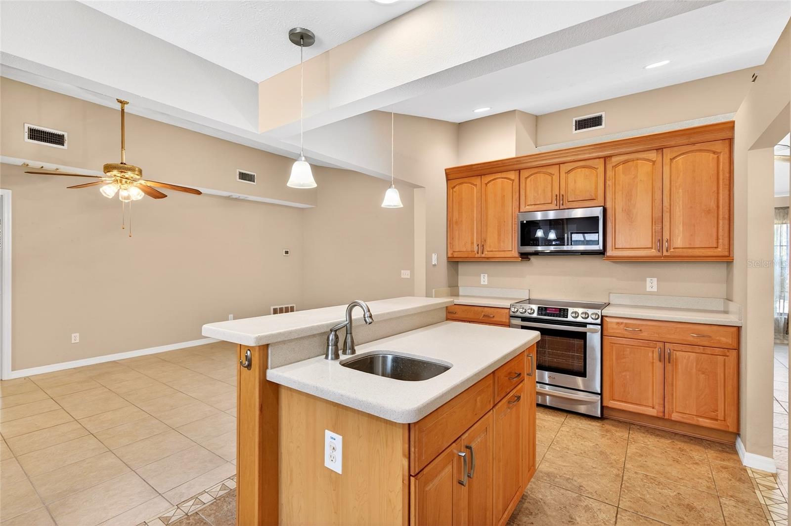 ROLLING HILLS UN 05 - Residential