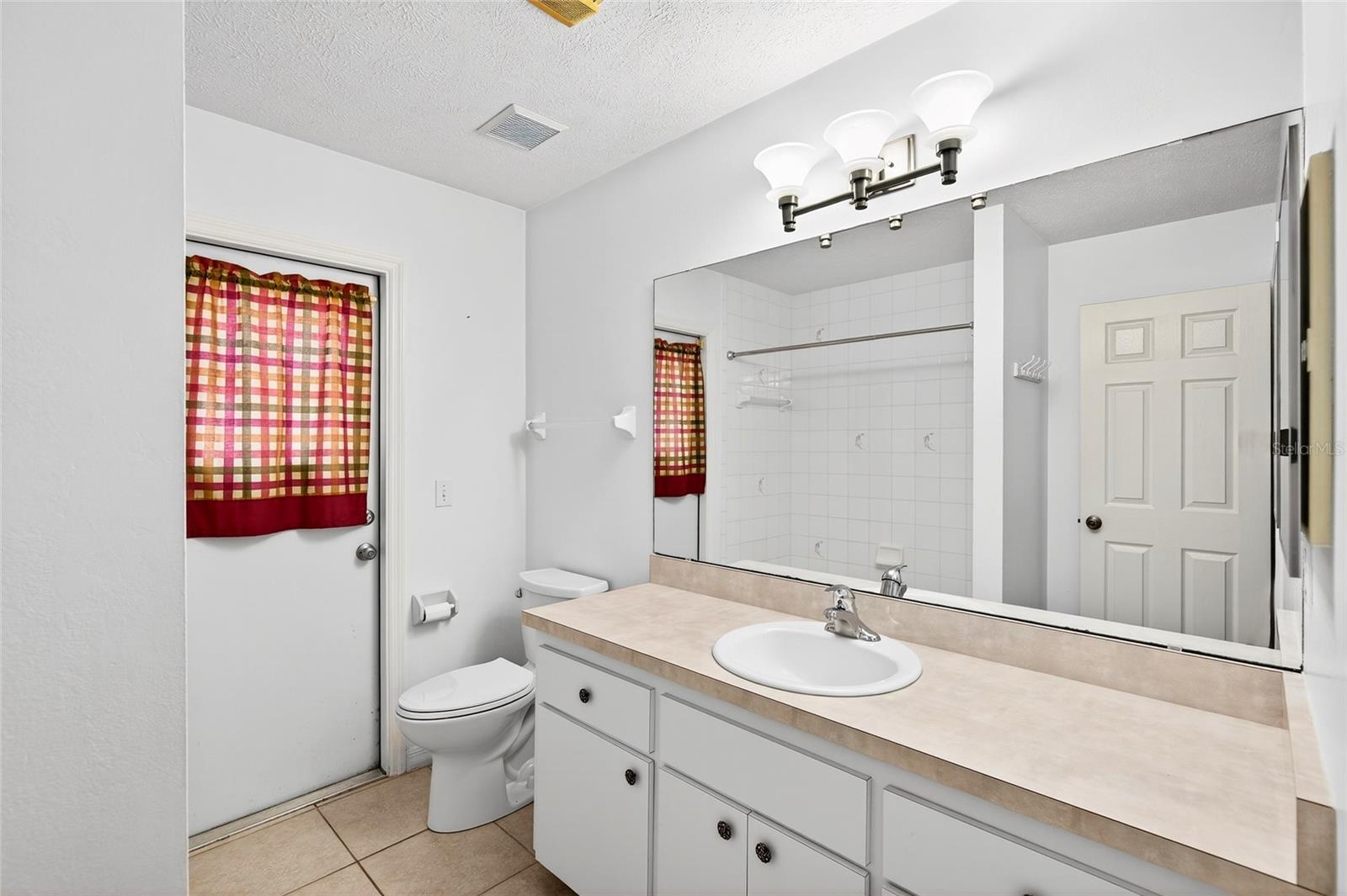 ROLLING HILLS UN 05 - Residential