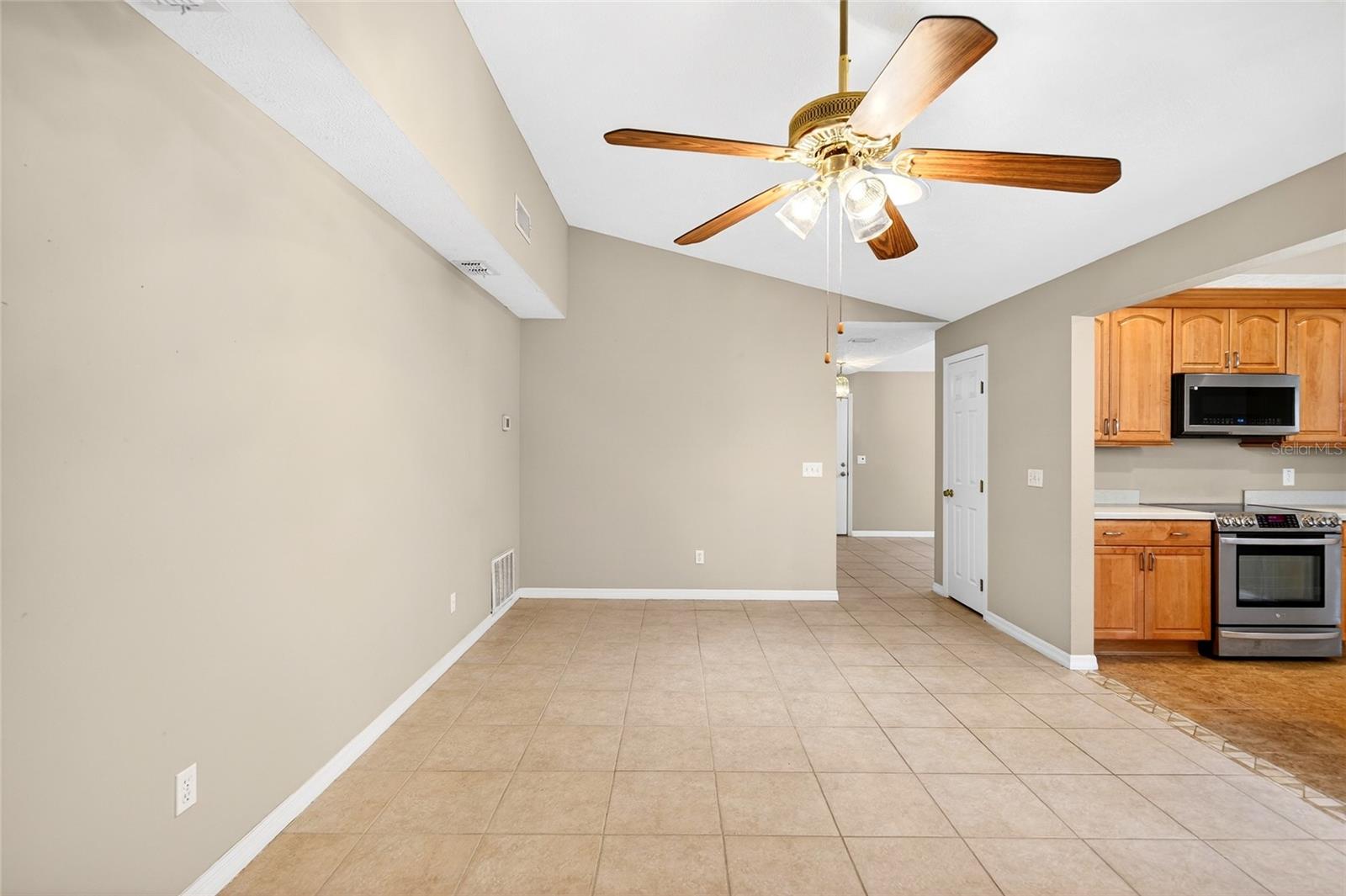 ROLLING HILLS UN 05 - Residential