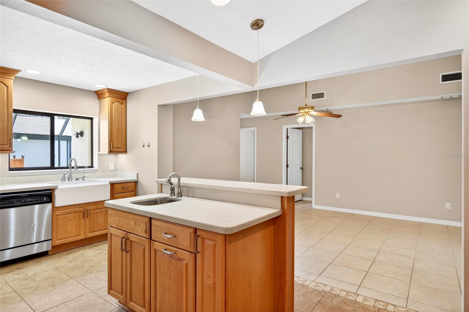 ROLLING HILLS UN 05 - Residential