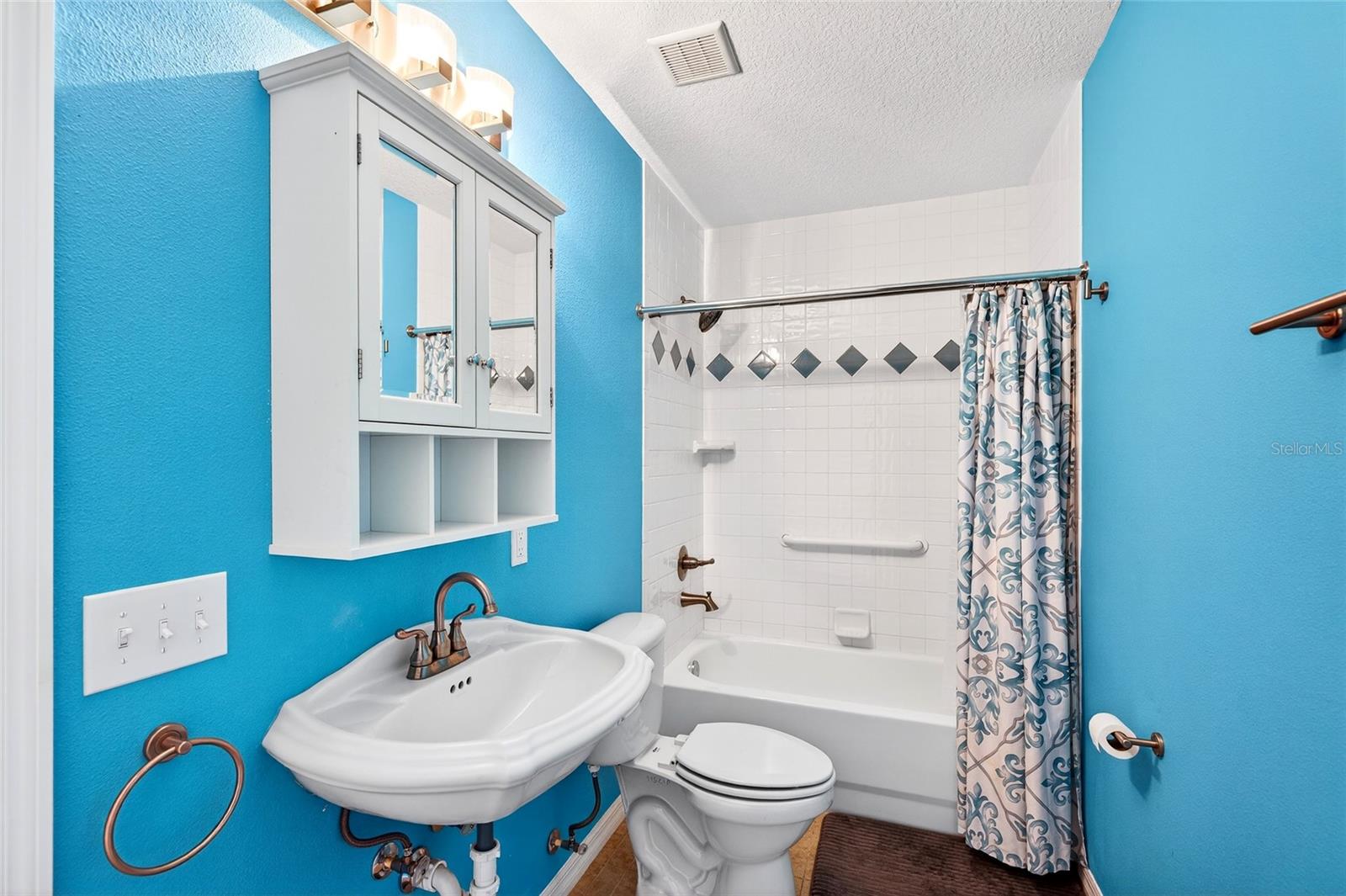 ROLLING HILLS UN 05 - Residential