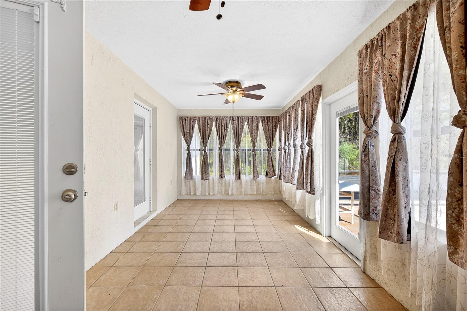 ROLLING HILLS UN 05 - Residential