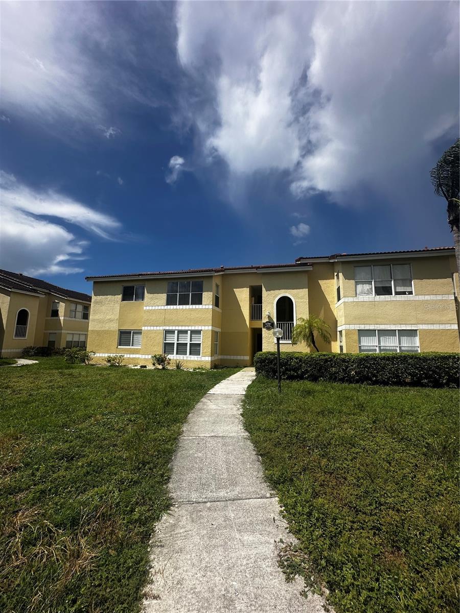 12760 VISTA ISLES DRIVE 715