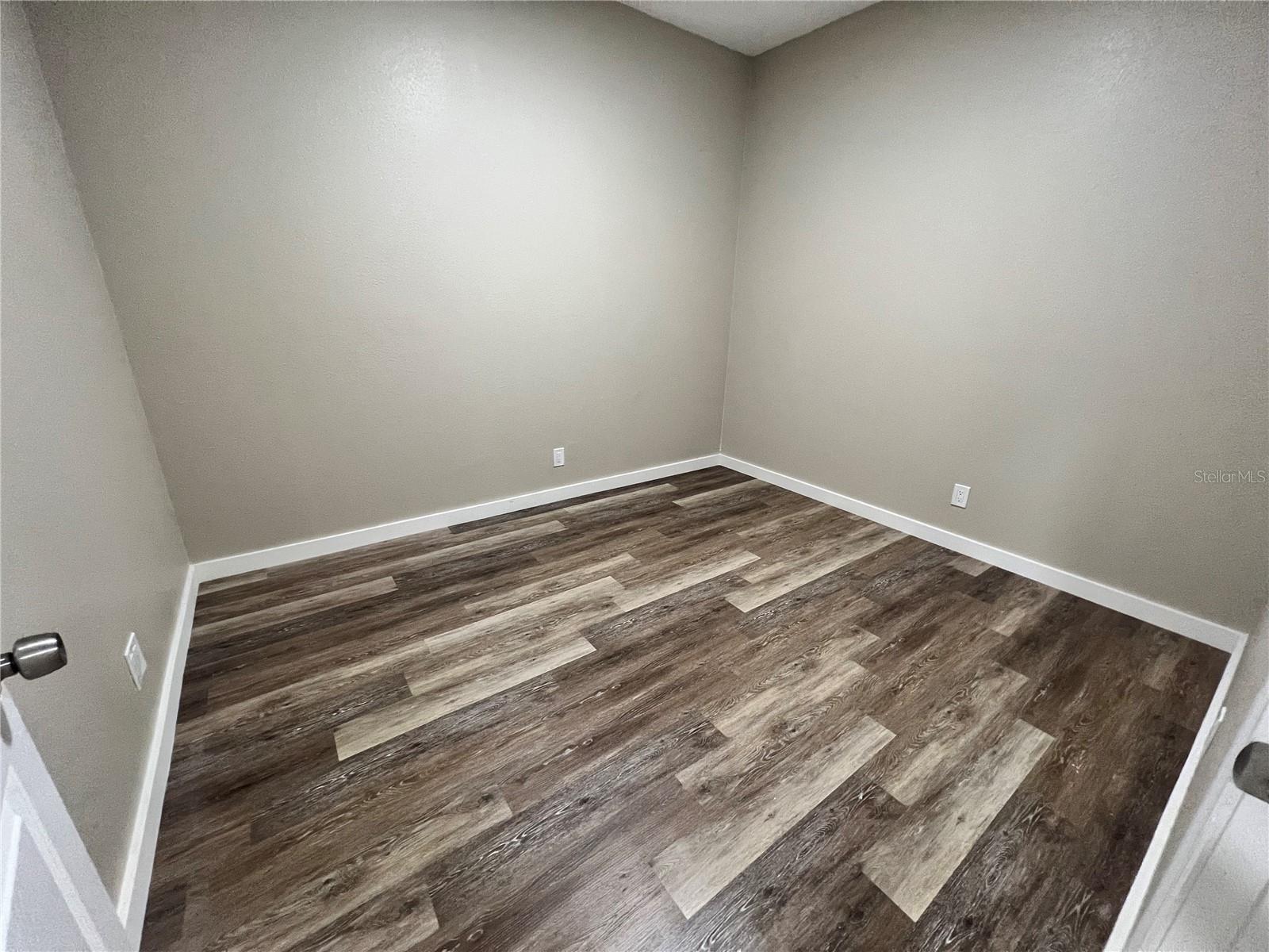 JOHNSON PARK - Commercial Lease