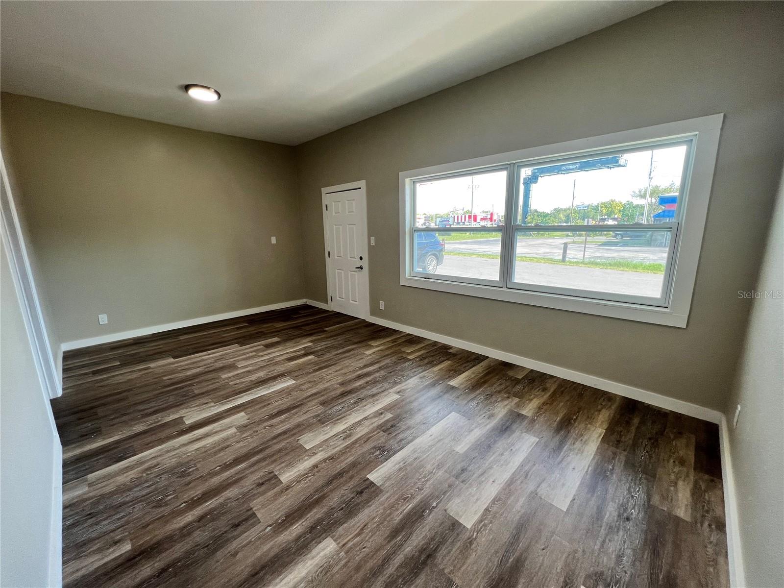 JOHNSON PARK - Commercial Lease