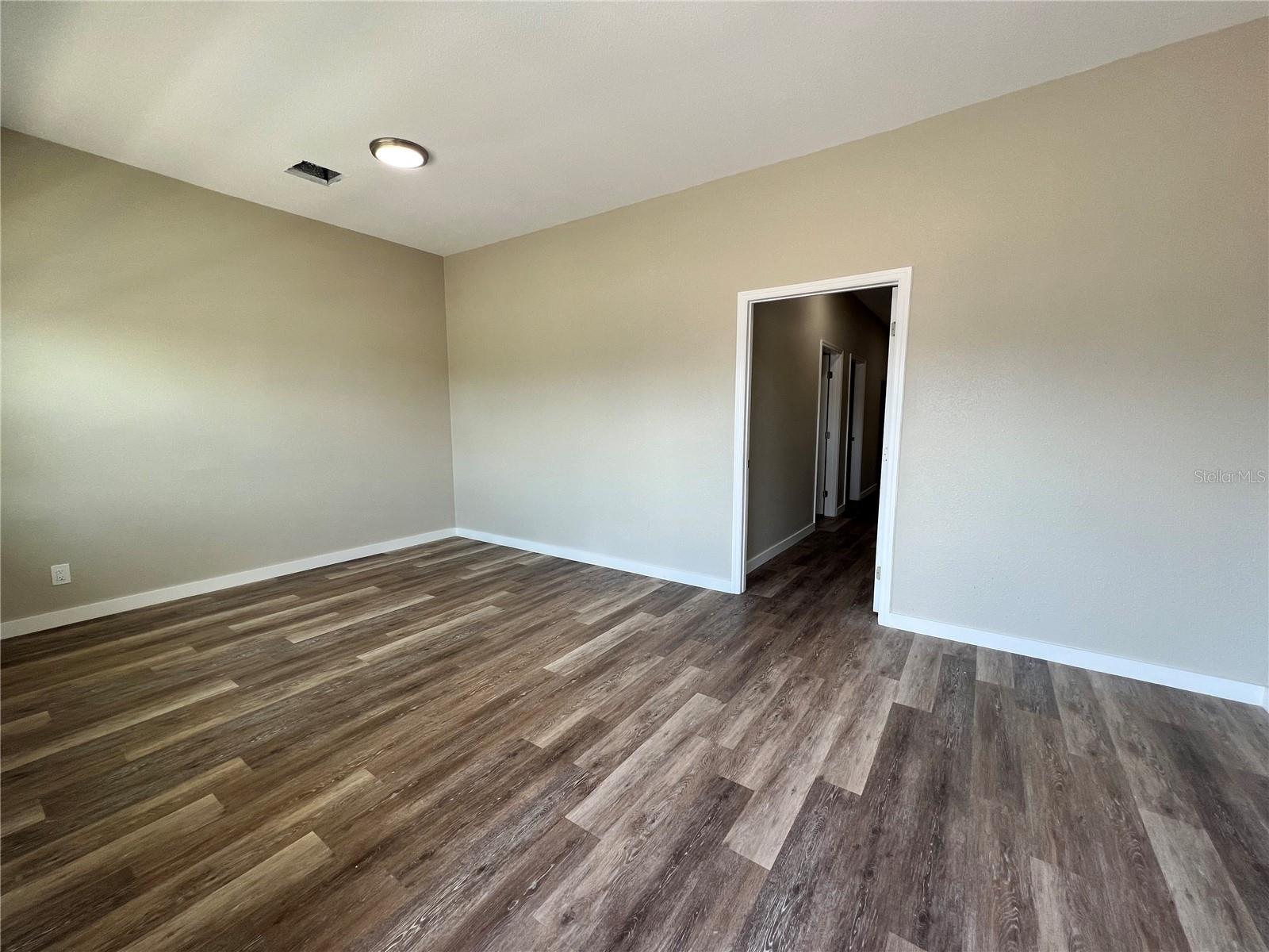 JOHNSON PARK - Commercial Lease