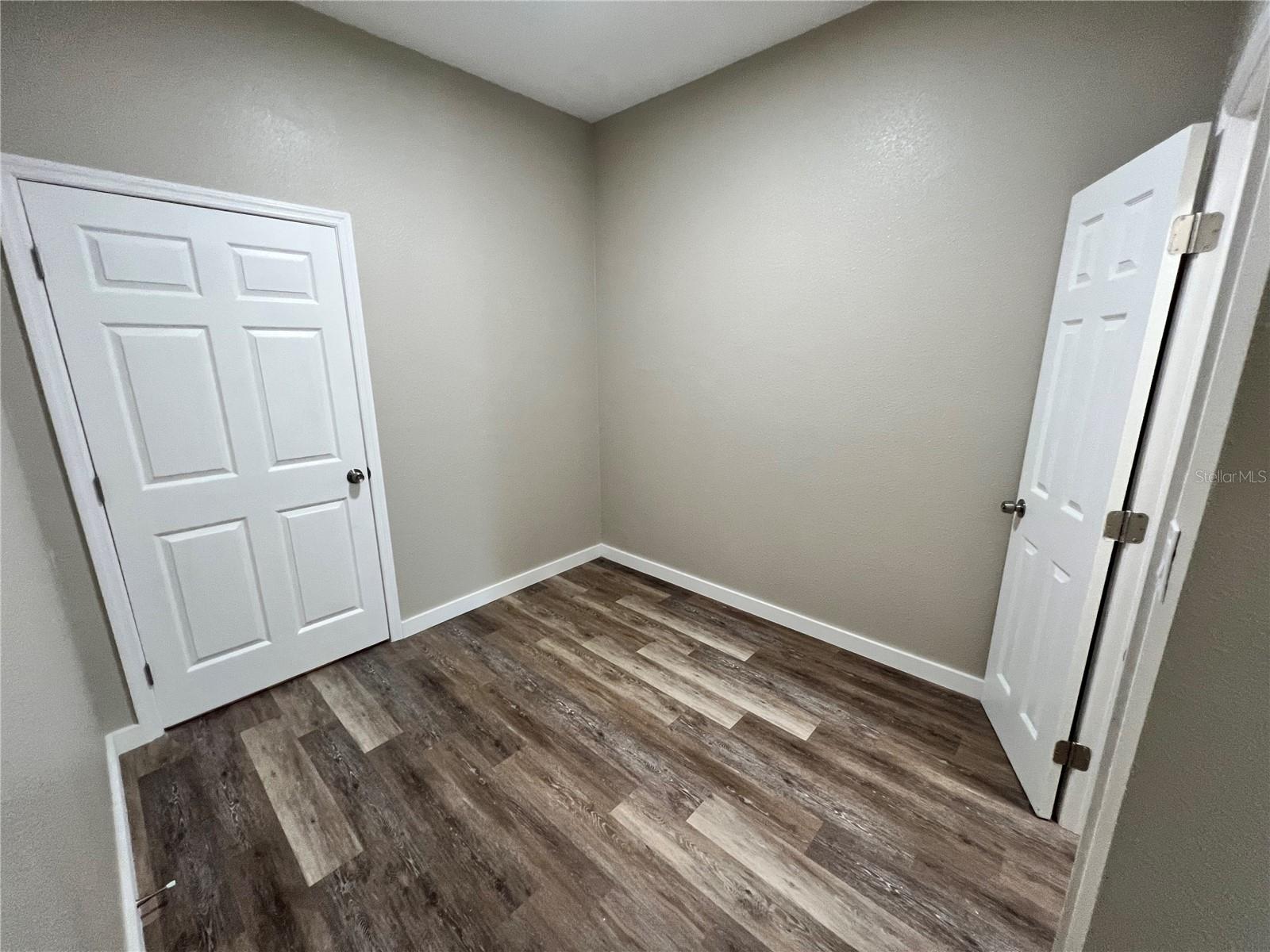 JOHNSON PARK - Commercial Lease