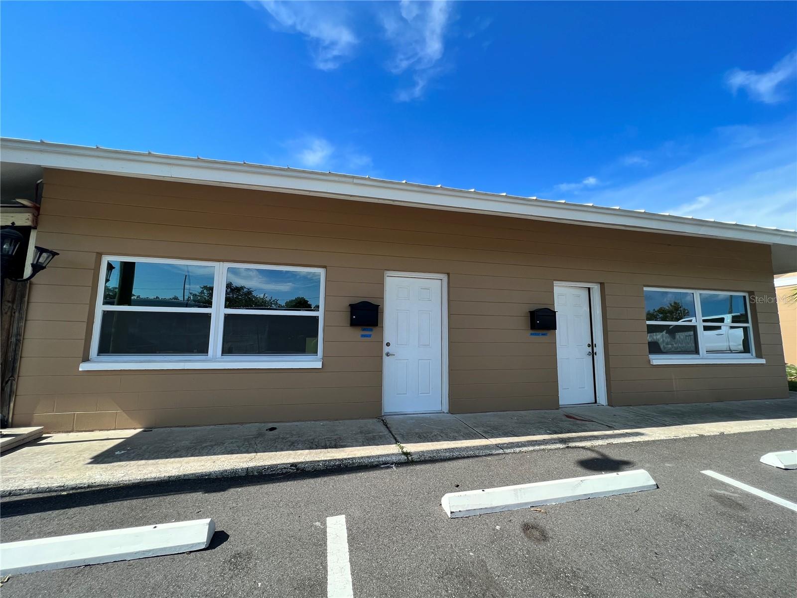 JOHNSON PARK - Commercial Lease