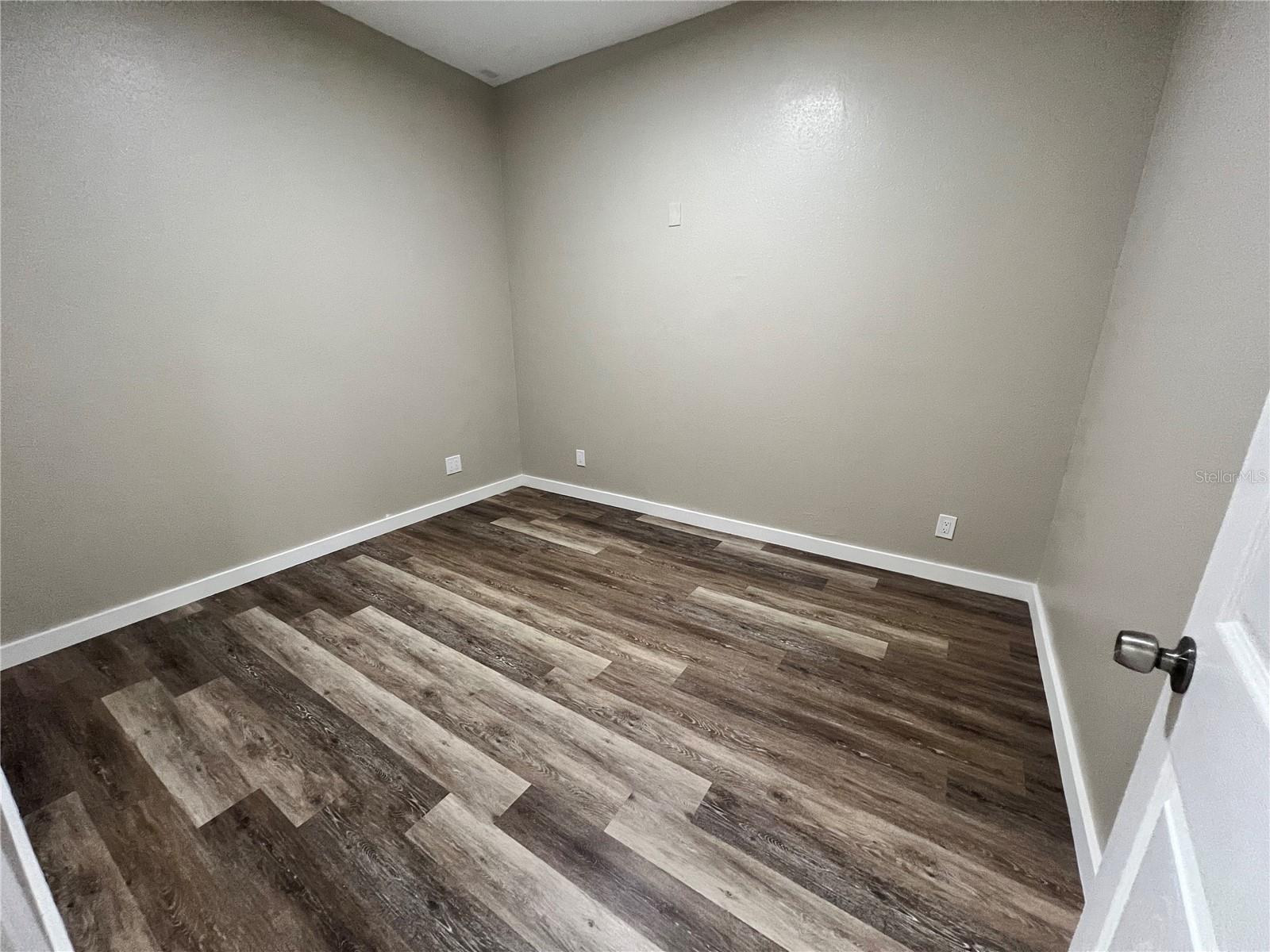 JOHNSON PARK - Commercial Lease