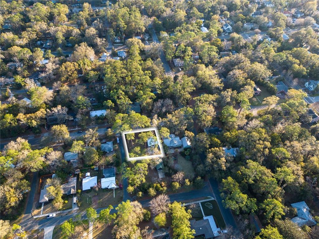 Photo of 711 NE 12th Avenue, Gainesville, FL 32601 (MLS # TB8499034)