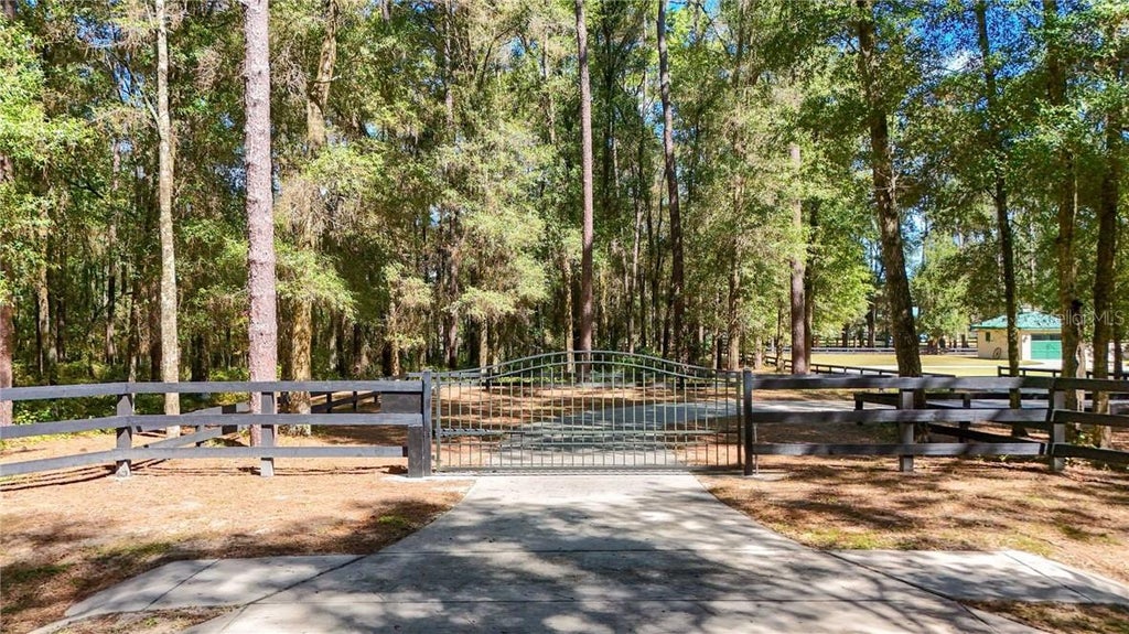 Photo of 3 Carry Back Road, Ocala, FL 34482 (MLS # CC858200)
