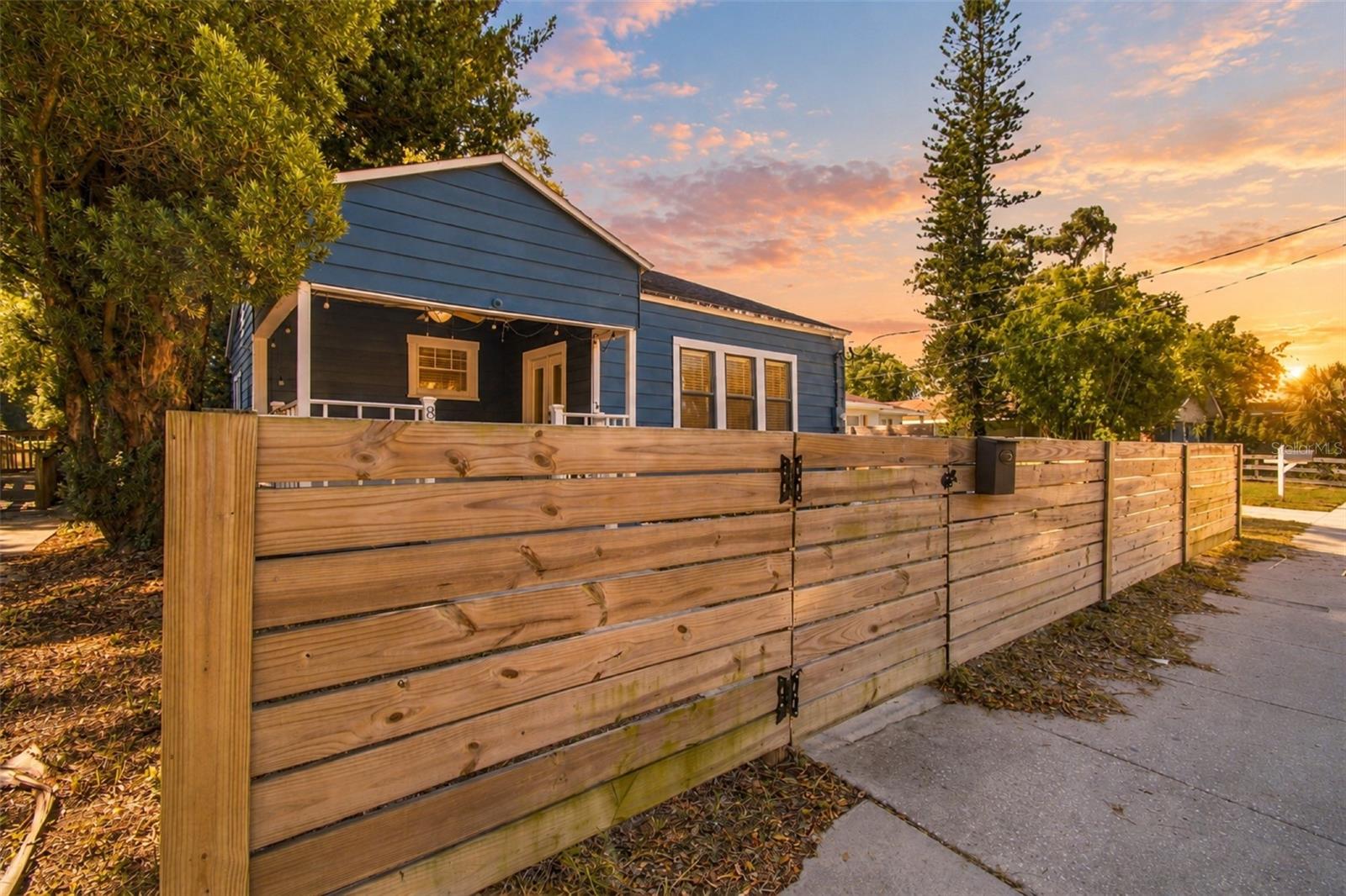 805 E OSBORNE AVENUE