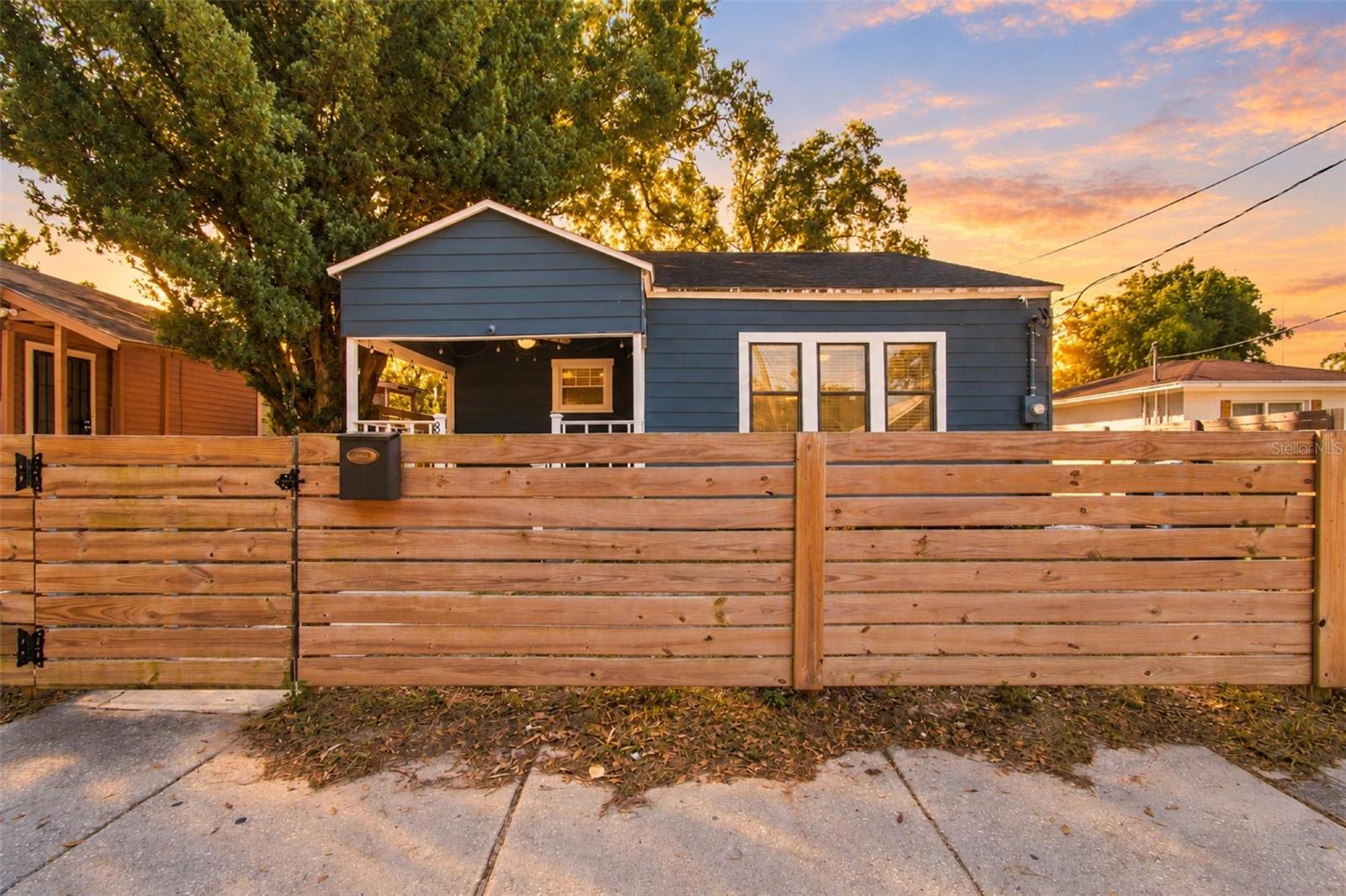 805 E OSBORNE AVENUE