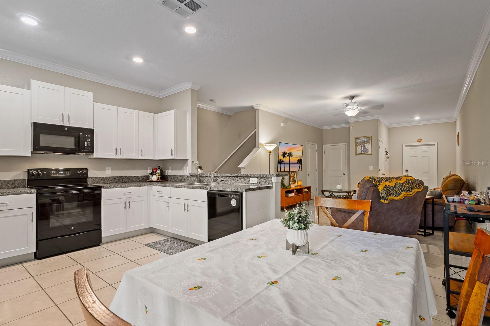 WILLOW SQUARE TWNHMS - Residential